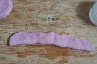 对折以后这样的在外面涂一些水