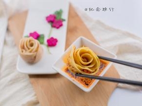 沾着加了辣油的醋吃起来特美味