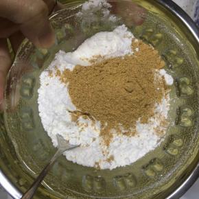 熟黄豆面和低筋面粉混合均匀