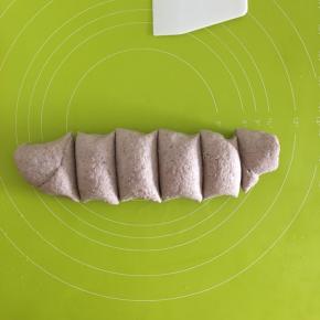 卷起来，切成小块