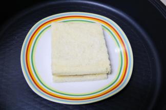 最后盖上一片吐司