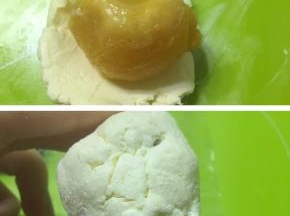 乳酪蛋黄馅：取一个烤好的咸鸭蛋黄包入奶油奶酪里，像包汤圆一样包好