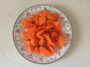 胡萝卜洗净切块