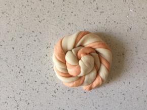 四根一起从一头开始卷起