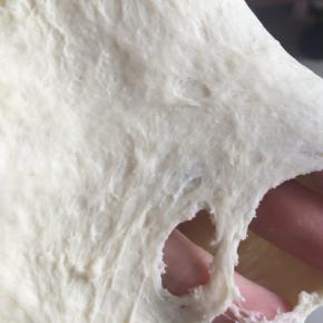 能拉开会断的厚膜即可，不需要出薄膜