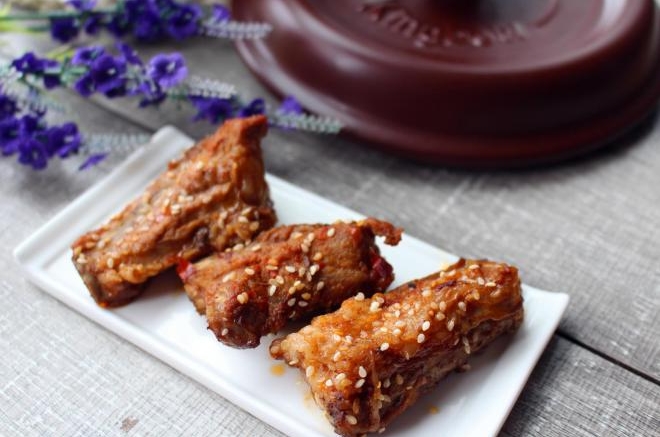 健康美味的无烟烧烤 - 砂锅烤排骨