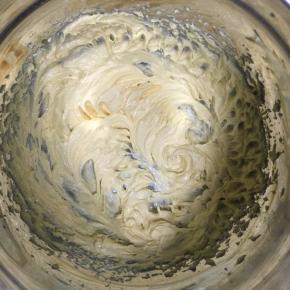 打发好的黄油蓬松