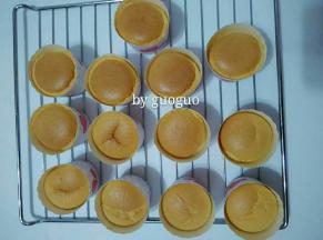 取出放烤网上晾凉