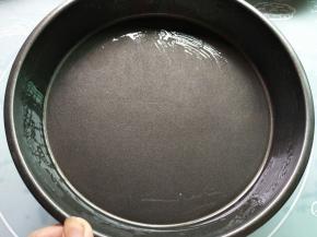 披萨盘刷点玉米油，防粘（玉米油是方子以外的量）