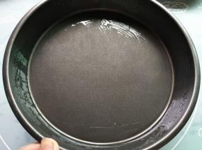 披萨盘刷点玉米油，防粘（玉米油是方子以外的量）