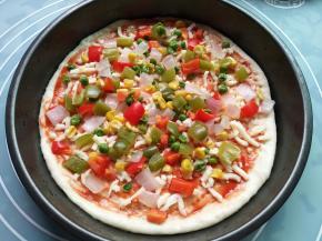 放青红椒和玉米豆粒