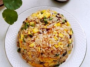 加了仲景香菇酱的蛋炒饭更美味。