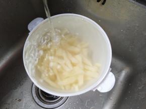 放水里冲洗5分钟