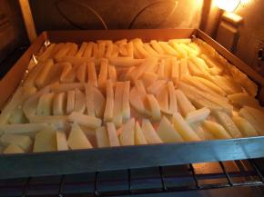 烤箱中层220 ℃烤20分钟，想要脆脆的可以多烤一会儿