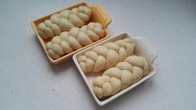 发酵至明显变大。