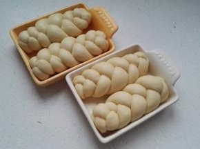 发酵至明显变大。