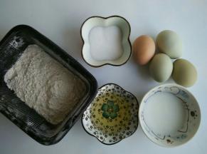 准备好所有材料，蛋黄和蛋白分离，蛋白放冰箱冷藏