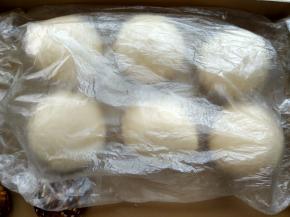 6. 油皮+油酥全部包好，全程一定要覆盖保鲜膜，防止表皮变干