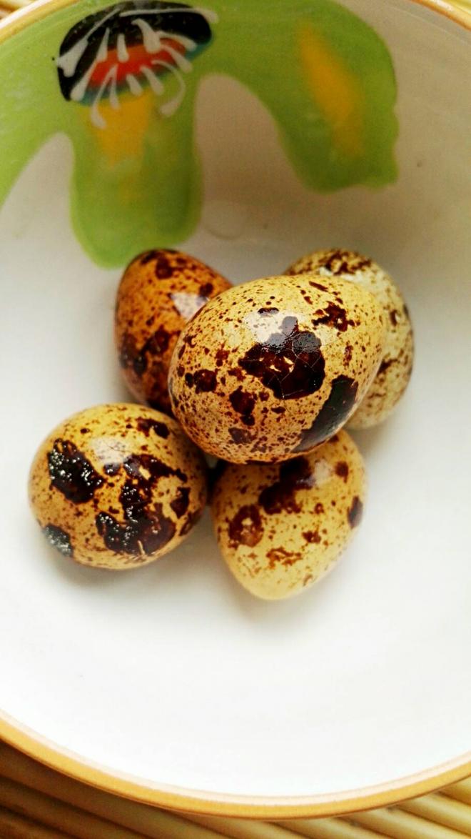 砂锅煮五香鹌鹑蛋