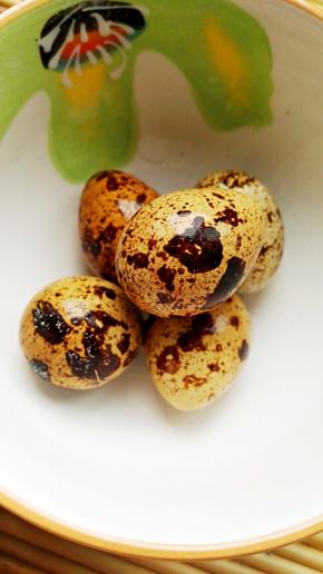 随时吃随手捞，暂时不吃还泡料水中更入味。