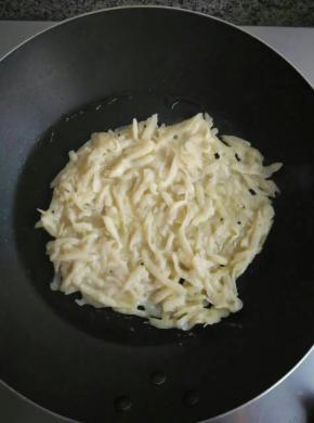 放入搅拌均匀的面糊