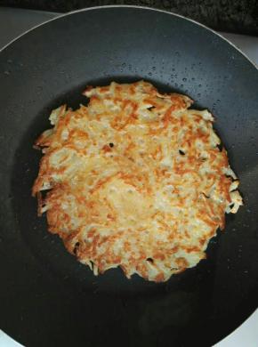 煎至金黄色翻面