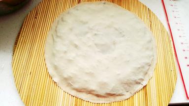 一圈用手按严防漏馅。