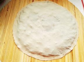 一圈用手按严防漏馅。