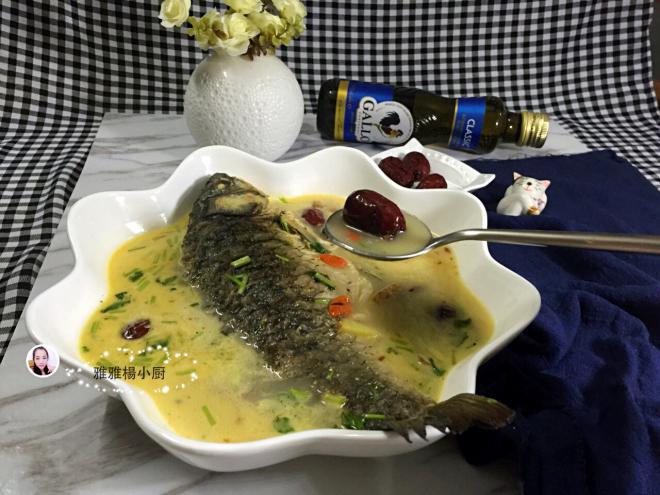 红枣枸杞鲫鱼汤