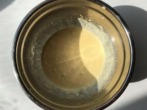 奶油奶酪隔水溶化。