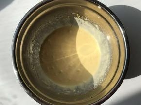 奶油奶酪隔水溶化。