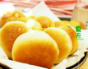 入烤箱200度烤15分钟左右