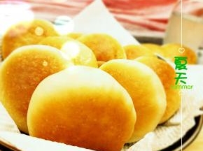 入烤箱200度烤15分钟左右