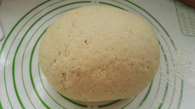 和成光滑的面团。