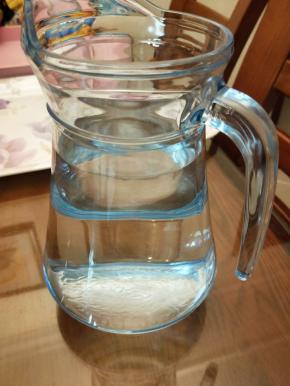 扎壶加水至八分满