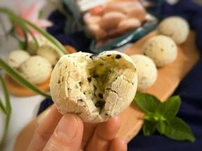 9、非常简单的步骤和材料，外皮酥脆，内里柔软、Q弹，可以作为早餐包哦。