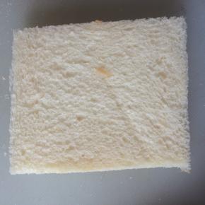 吐司片切去边角