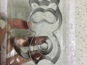 拿出我们的重要工具---小浣熊模具