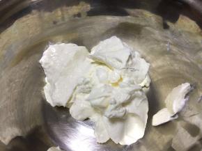 选取200g放入盆中