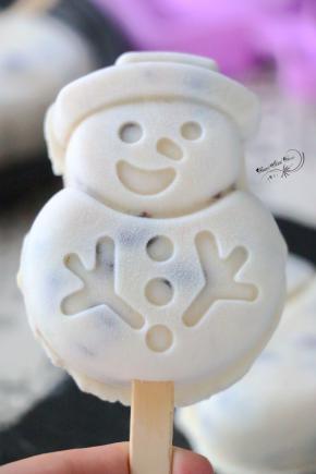 冷冻好的，取出轻松脱模就可以吃啦