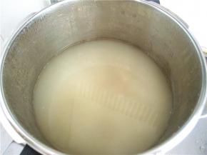 大火煮制，开锅上汽后小火煮10分钟即可关火。