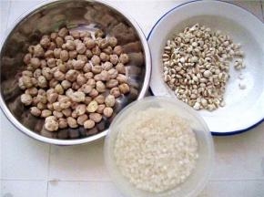 将食材准备好。