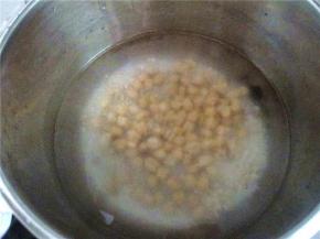 根据自己喜好将水加到适当的量。