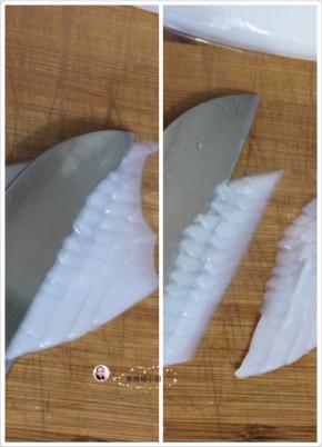 4. 先切一边，再交叉来切，然后切三刀为一片，（大小片看各人的喜好）