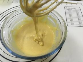 7. 混合好的蛋黄糊