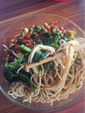 好了，拌开，开吃。我没有试会不会燃，感兴趣的可以试试，哈哈。