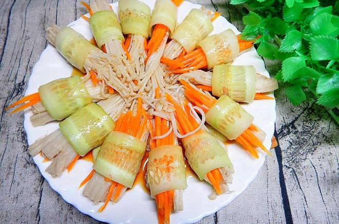 黄瓜凉拌金针菇