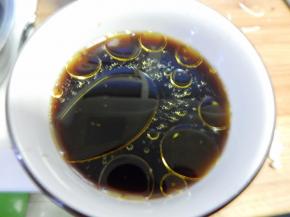 加入五香粉及香油