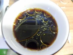 加入五香粉及香油