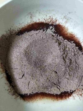 加入过筛好的粉类，拌匀